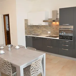 trilocale-palazzo-garda.hotelinveneto.com/